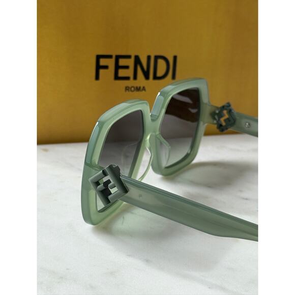 NEW Fendi FE40139F FF Diamonds Green Oversized Sunglasses - Picture 3 of 8
